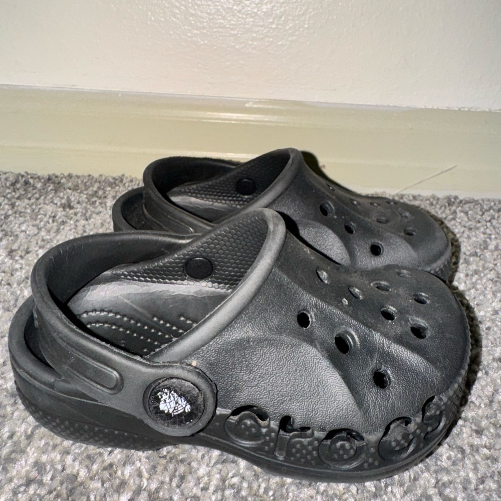 Toddler Black Crocs